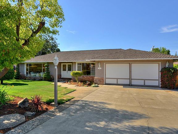 2nd image of 209 Yerba Santa Ave