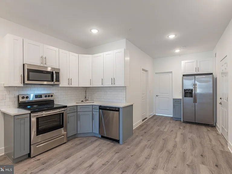 1423 N 8th St #3 — Photo 5