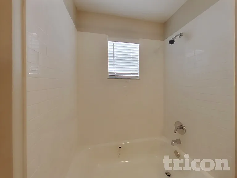 1623 Chatham Cir — Photo 12