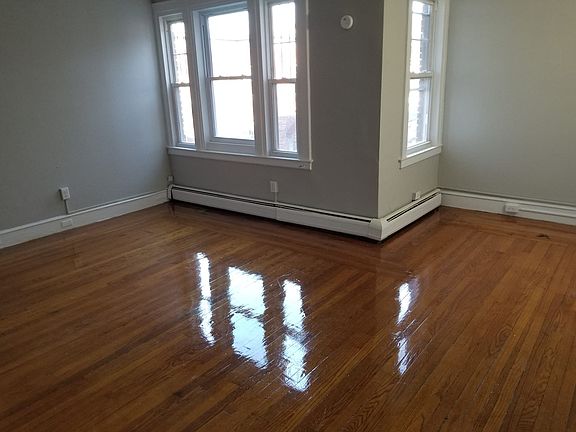 4th image of 204 Sherman Ave #B55
