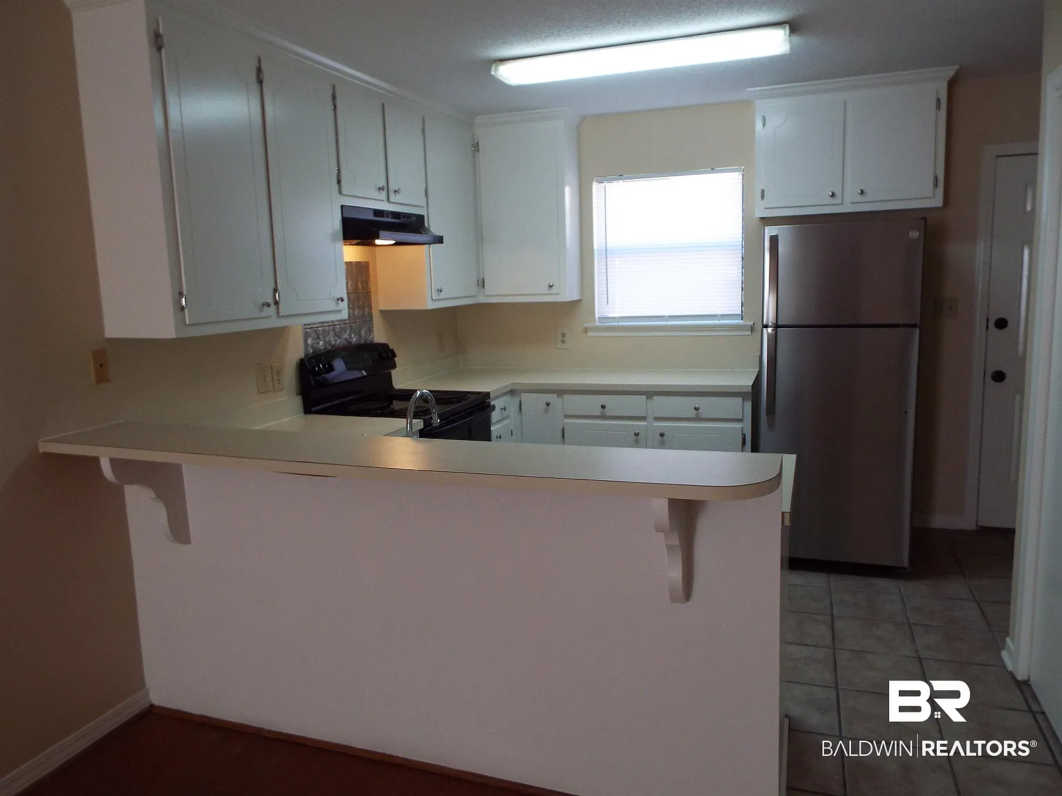 3 bed, 2.0 bath, 1378 sqft, $1,500 — Photo 3