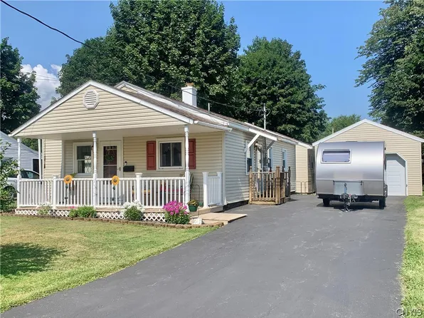 21 Pinecrest Rd, Whitesboro, NY 13492