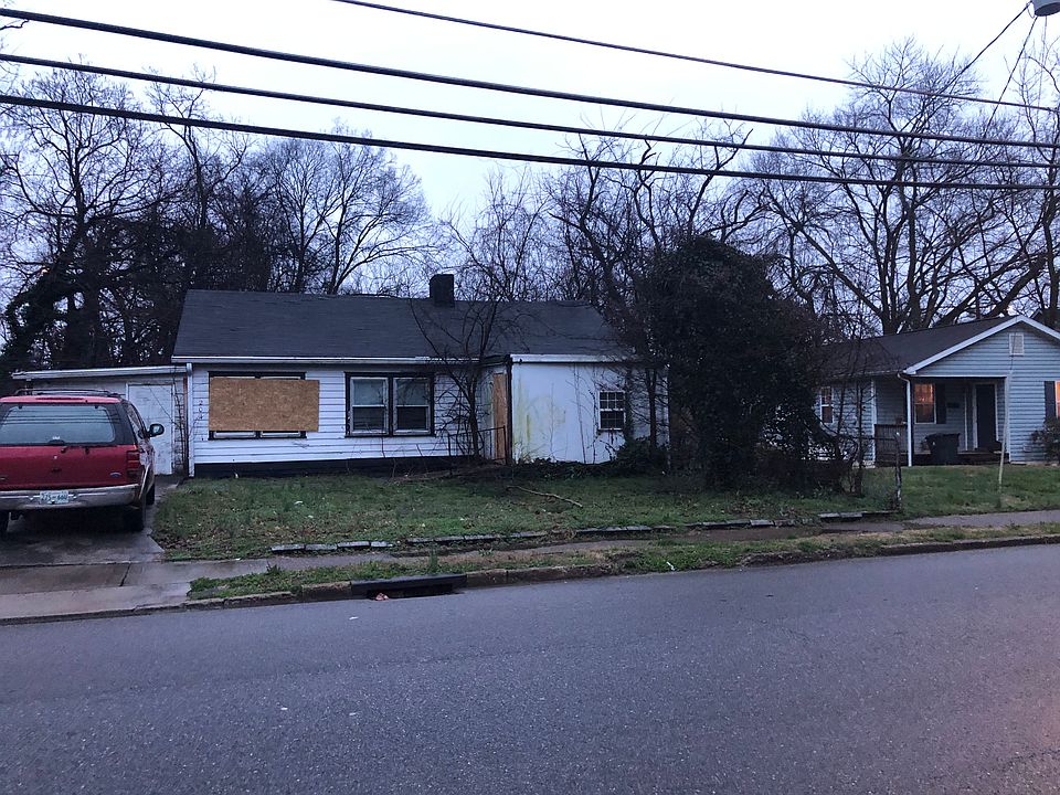 2nd image of 204 Fern St