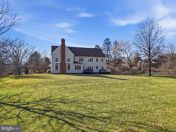 2nd image of 904 Plymouth Rd