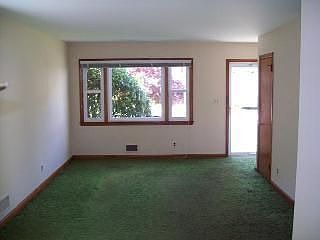 4th image of 443 Lower Alden Dr