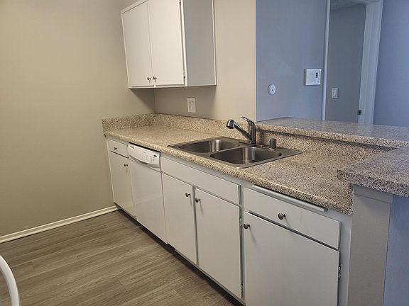 3rd image of 528 N Taylor Ave #104