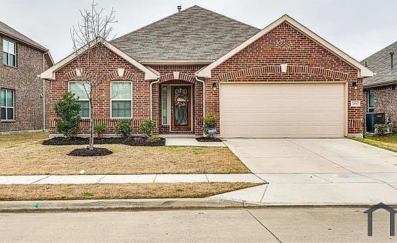2nd image of 2900 Castle Creek Dr