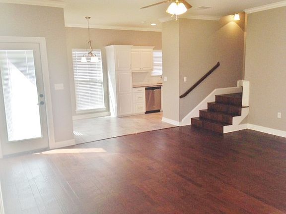 2nd image of 3100 Fairfield Ave #2D