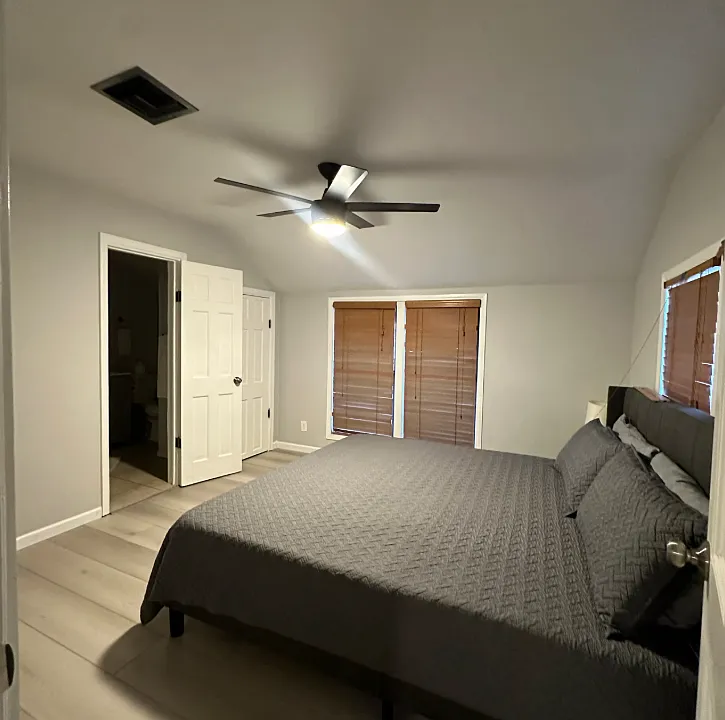 456 N Robson #2