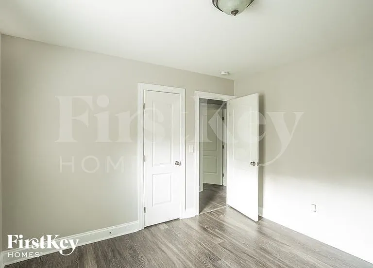 1000 Harris St — Photo 13