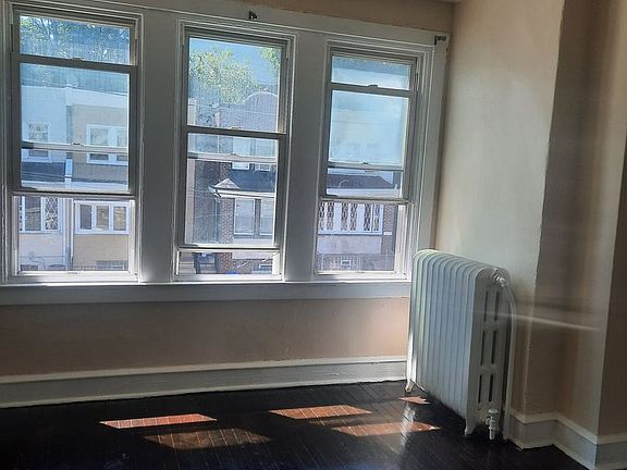 5th image of 619 Lindley Ave