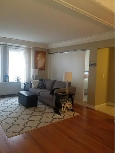 Building Photo - 15 E Kirby St #428
