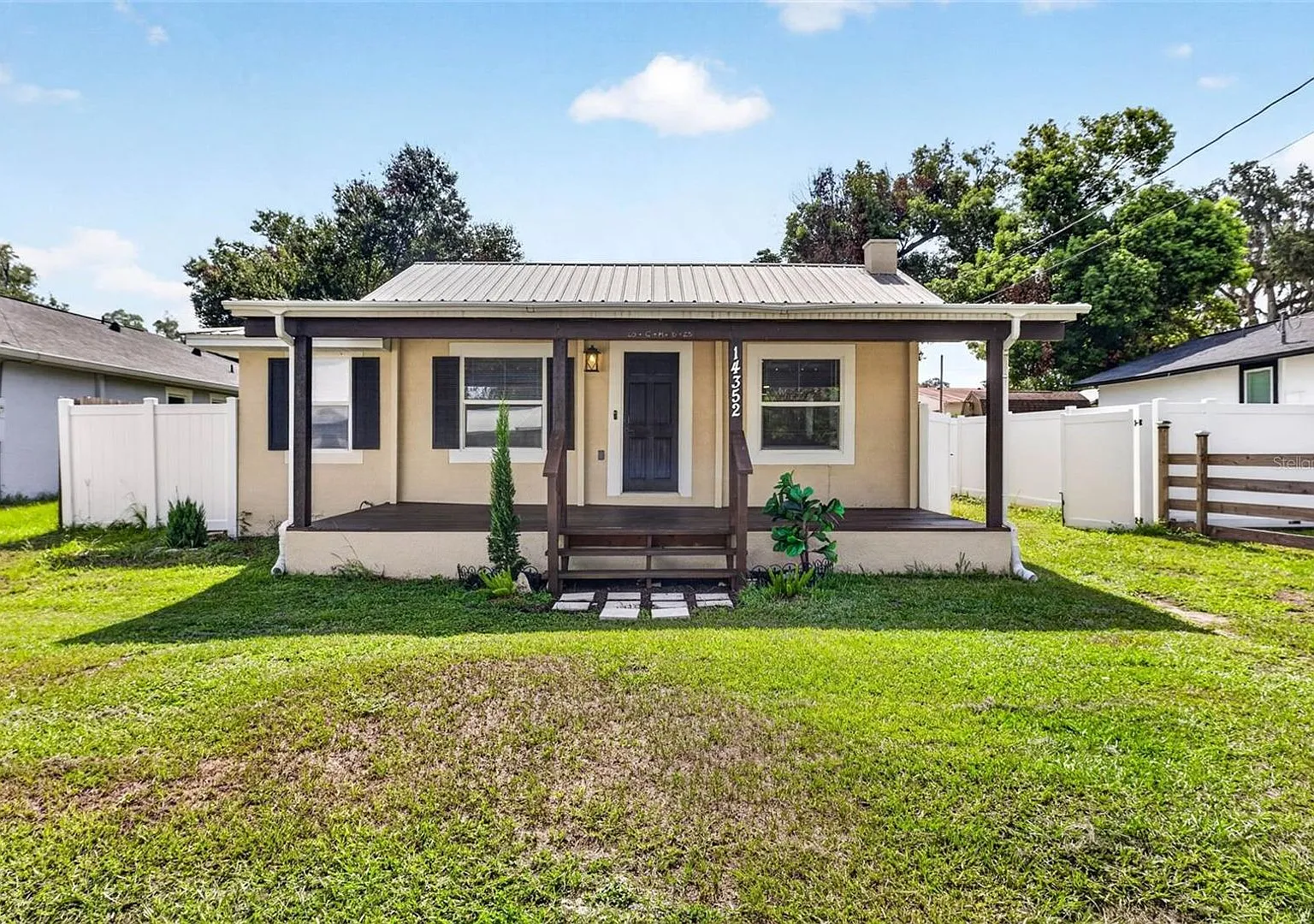 Dade City Bungalow w/ detached studio — Photo 1