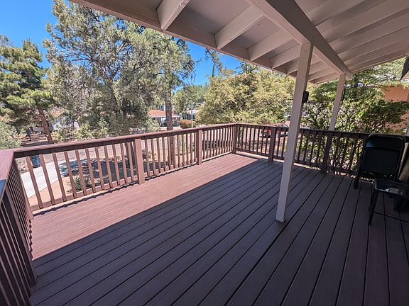 4th image of 409 E Forest Dr
