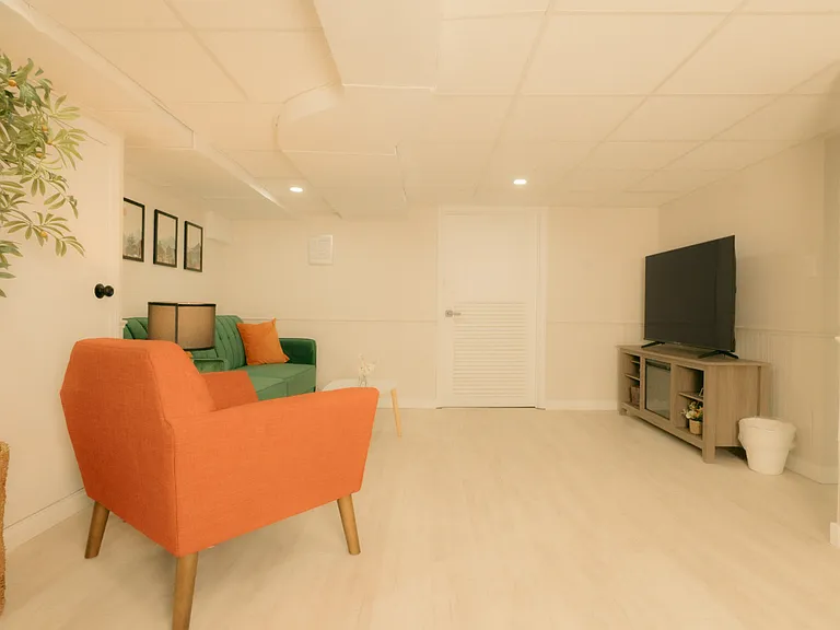 6605 N Sheridan Rd #3 — Photo 6