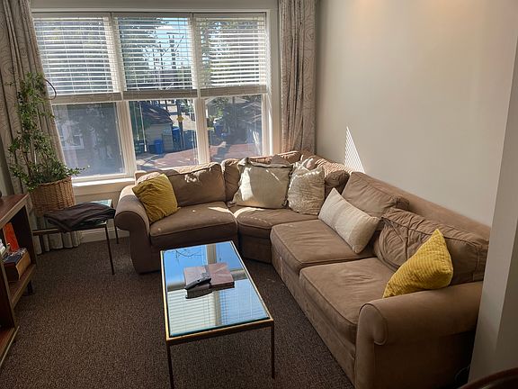 2nd image of 4711 N Leavitt St #2