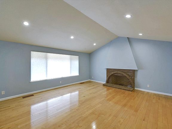 2nd image of 5481 Kaveny Dr