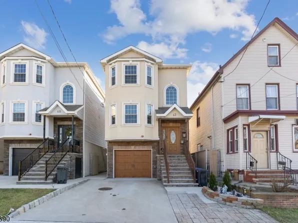 42 Lt Glenn Zamorski Dr, Elizabeth City, NJ 07206