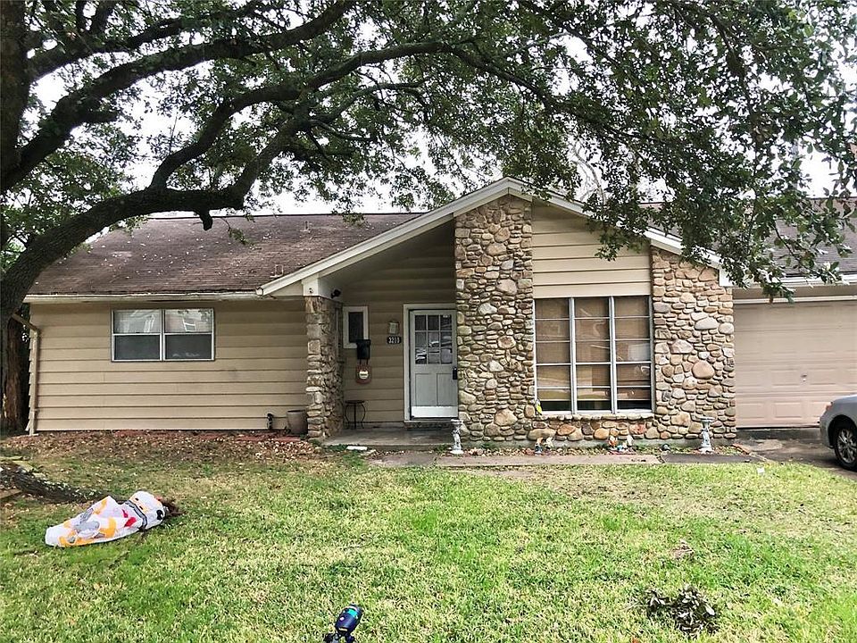 1st image of 3210 Valley Brook Dr