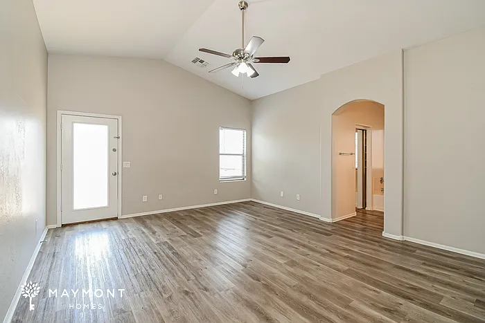 4 bed, 3.0 bath, 2664 sqft, $2,145 — Photo 4