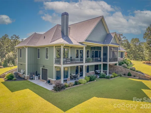 398 Mapleton Ln, Columbus, NC 28722