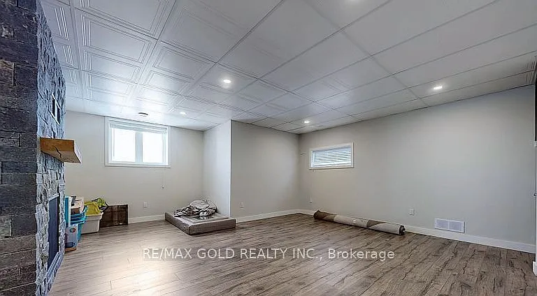 997 West Village Sq — Photo 36