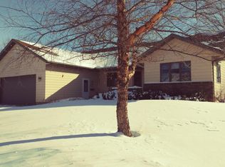 1404 18th Ave NE, Aberdeen City, SD 57401
