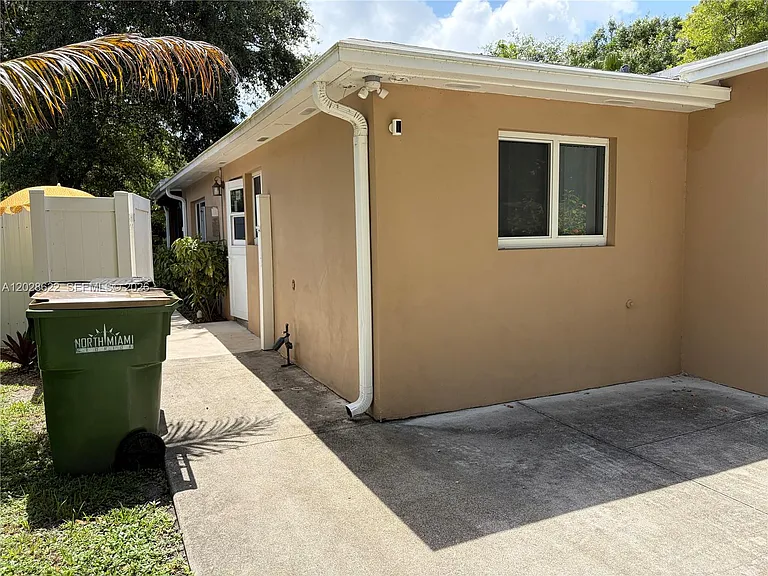 13275 NE 4th Ave #NORTH — Photo 16
