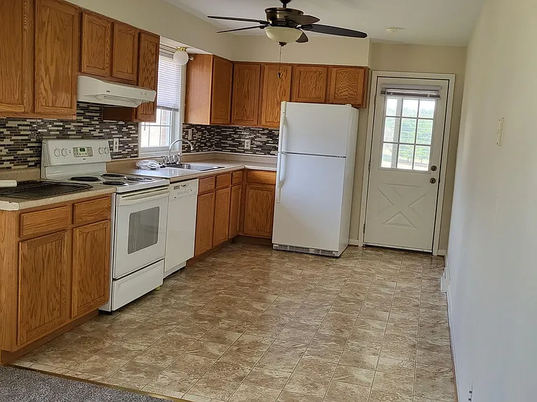 910 Ponds Wood Rd — Photo 3