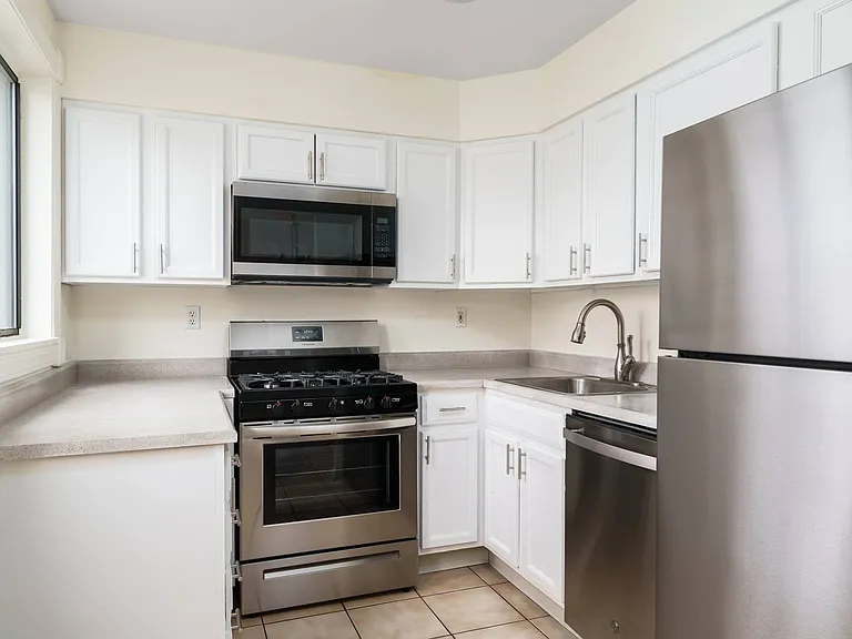 Hathaway Farms Townhomes at Northampton — Photo 85