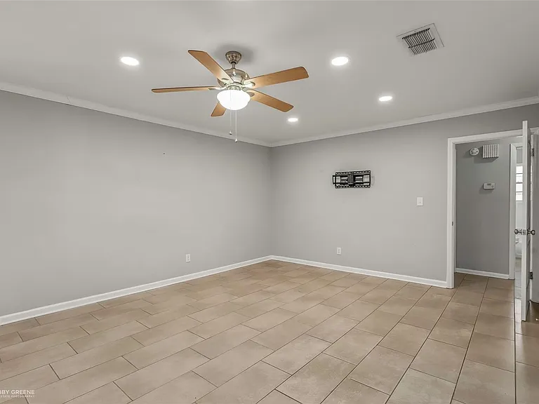 9346 Shartel Dr — Photo 9