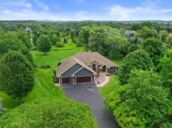1712 Galway ROAD, Hartford, WI 53027