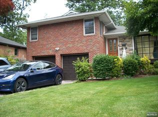 545 Summit St, Englewood Cliffs, NJ 07632