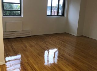 20506 42nd Ave #B, Bayside, NY 11361