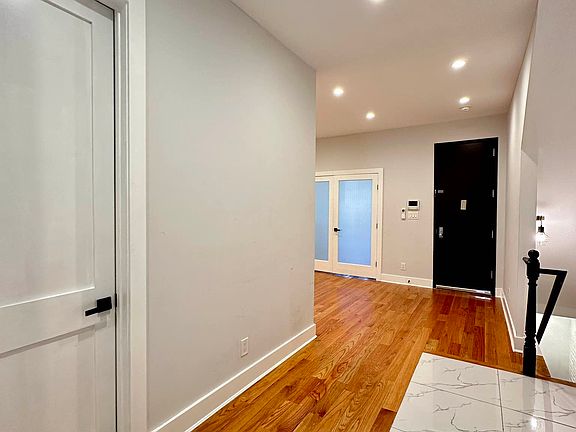 3rd image of 490 Chauncey St #1G