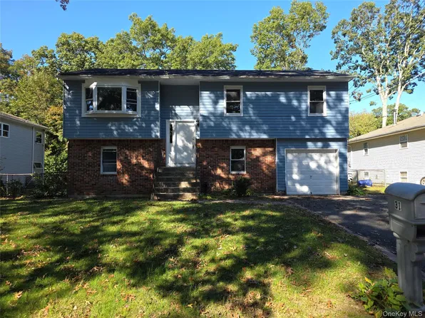 31 Depew Street, Huntington, NY 11743