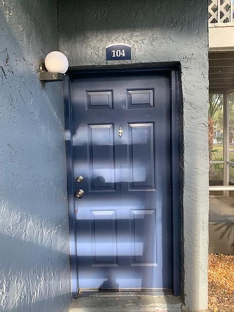 1st image of 3827 Crows Nest Dr