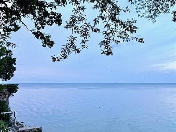 4th image of 31600 Lake Rd