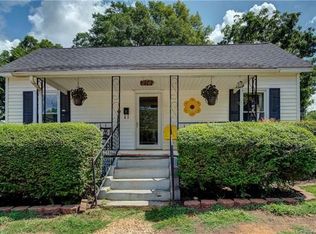 214 E Pressley Ave, Mooresville, NC 28115