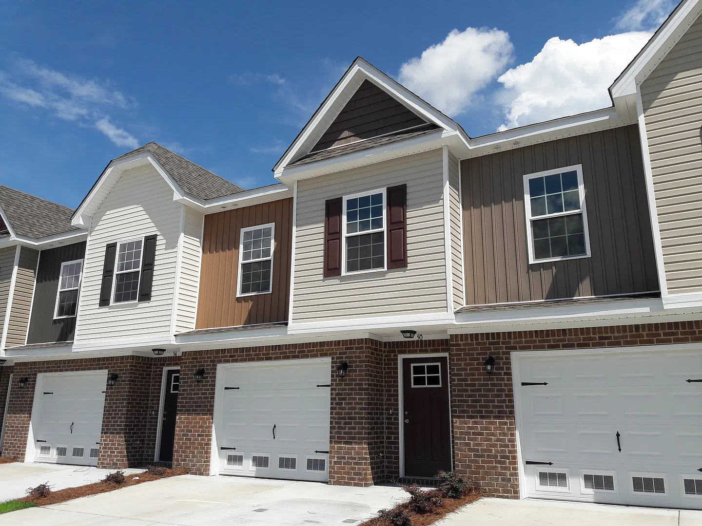 Nice Richmond Hill townhome at Fairway Links — Photo 1