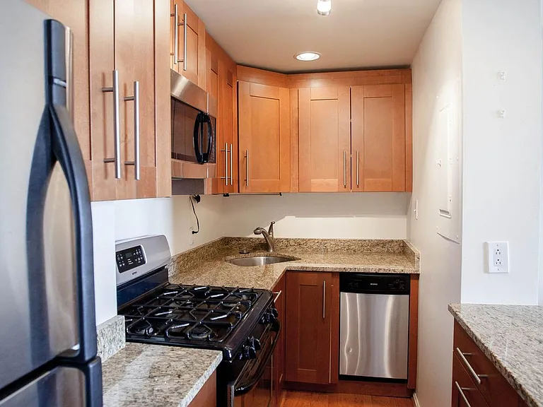 1851 Columbia Rd NW #600 — Photo 7