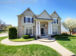 6083 Village Ct, Clarkston, MI 48346