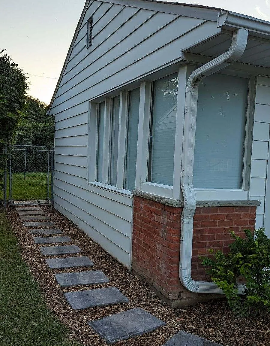 1026 Midway Rd — Photo 2