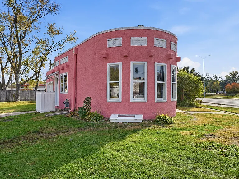 3210 Normal Blvd — Photo 3