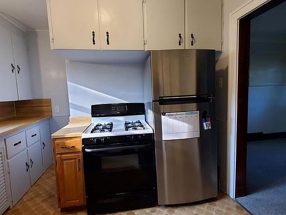 5th image of 382 W Cambourne St