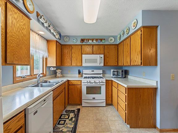 3rd image of 1717 Avenue M