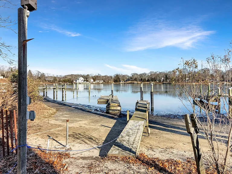 435 Luptons Point Rd — Photo 18