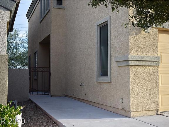 2nd image of 23 Stockton Edge Ave