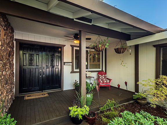 4th image of 45 Havenwood Cir