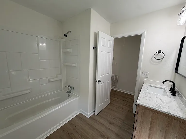 6815 Cooks Ave — Photo 11